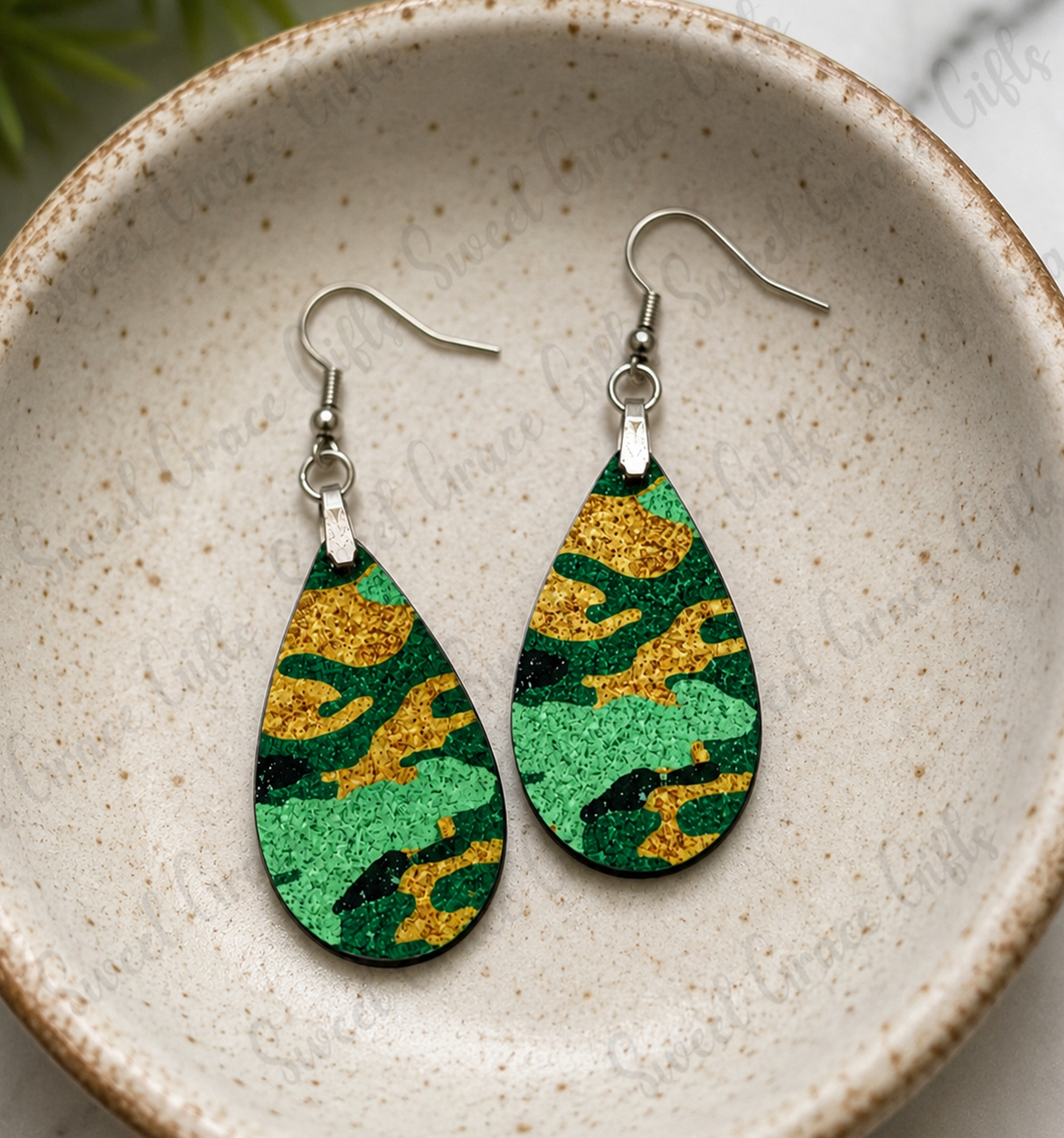 💚🖤 Army Camo Glitter Teardrop Earrings | Military Wife Earrings | Camouflage Dangle Earrings | Army Pride Jewelry Gift